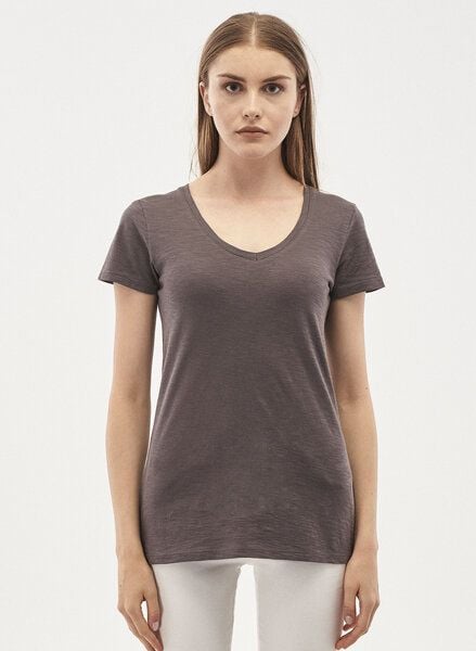 ORGANICATION Basic T-Shirt aus Bio-Baumwolle mit V-Ausschnitt von ORGANICATION