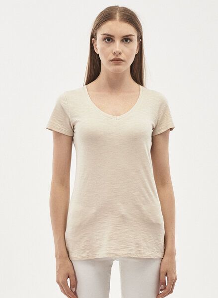 ORGANICATION Basic T-Shirt aus Bio-Baumwolle mit V-Ausschnitt von ORGANICATION