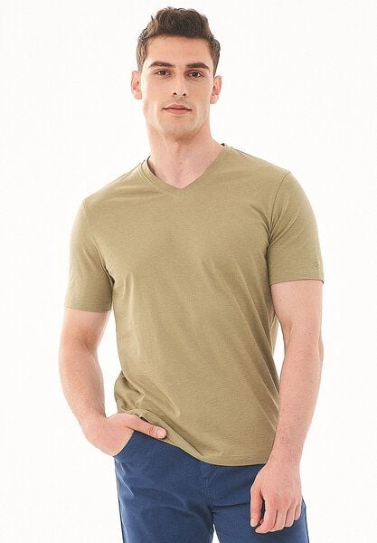 ORGANICATION Basic T-Shirt aus Bio-Baumwolle mit V-Ausschnitt von ORGANICATION