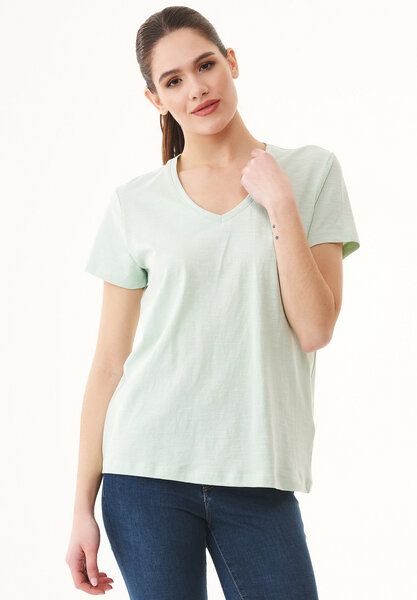 ORGANICATION Damen Basic T-Shirt aus Bio-Baumwolle mit V-Ausschnitt von ORGANICATION