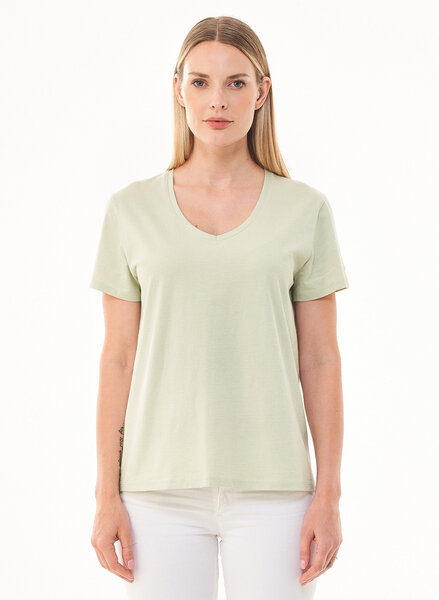 ORGANICATION Damen Basic T-Shirt aus Bio-Baumwolle mit V-Ausschnitt von ORGANICATION