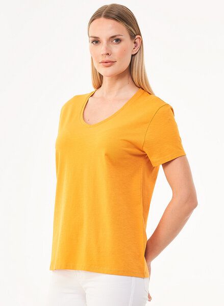 ORGANICATION Damen Basic T-Shirt aus Bio-Baumwolle mit V-Ausschnitt von ORGANICATION