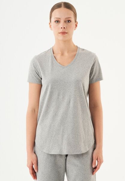 ORGANICATION ESSENTIALS-TUBA- Basic T-Shirt aus Bio-Baumwolle mit V-Ausschnitt ORGANICATION ESSENTIALS-TUBA- Basic T-Shirt aus Bio-Baumwolle mit V-Ausschnitt von ORGANICATION
