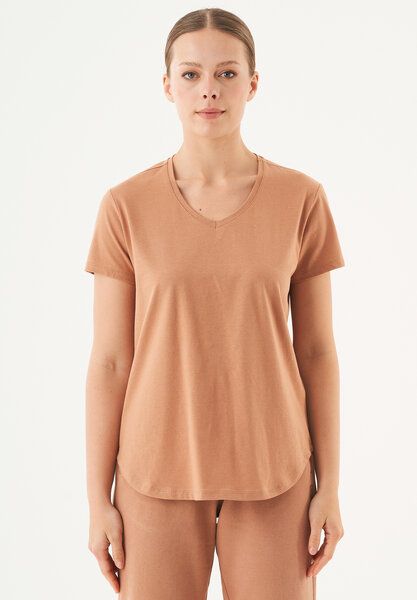 ORGANICATION ESSENTIALS-TUBA- Basic T-Shirt aus Bio-Baumwolle mit V-Ausschnitt ORGANICATION ESSENTIALS-TUBA- Basic T-Shirt aus Bio-Baumwolle mit V-Ausschnitt von ORGANICATION