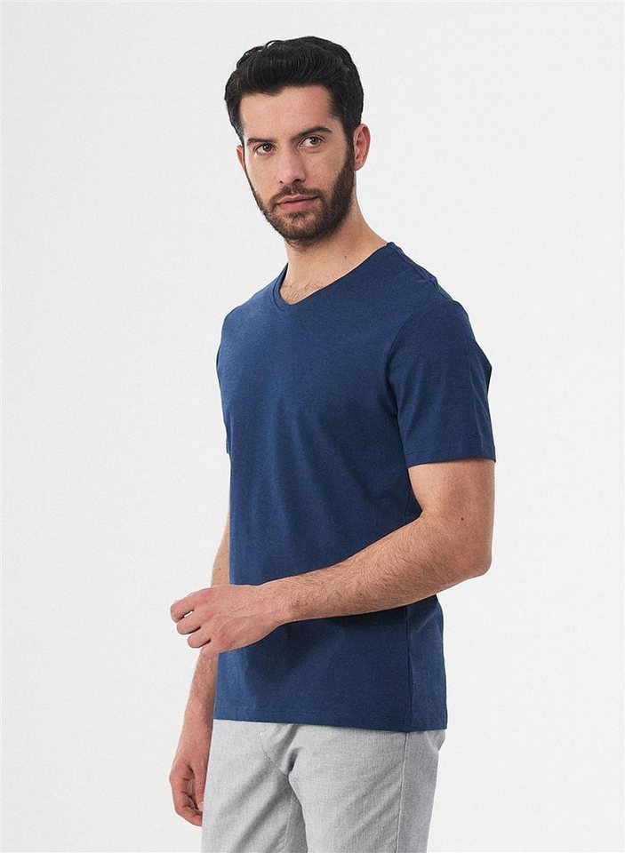 ORGANICATION T-Shirt MEN’S BASIC V-NECK T-SHIRT in Navy ORGANICATION T-Shirt MEN’S BASIC V-NECK T-SHIRT in Navy von ORGANICATION