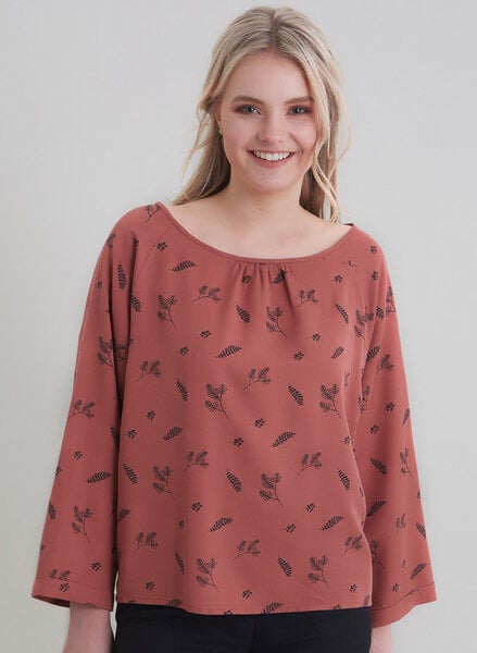 ORGANICATION Tencel Blusenshirt mit schlichtem Blatt Motiv von ORGANICATION