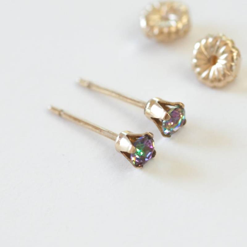 Mystic Topas Post Ohrringe, 14K Gold Filled, 3mm Topaz Ohrstecker von ORIENTMINERAL