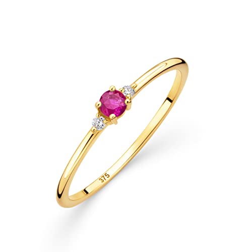 OROVI Damen Goldschmuck, Gold Ring mit Rubin und 2 Diamanten 0.03 ct, Trilogie Ring, Verlobungsring, Edelstein, Gelbgold 9 Karat (375) von OROVI