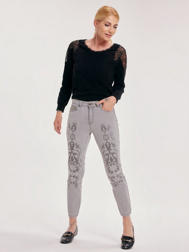 Sarah Kern Skinny-fit-Jeans Röhrenjeans koerpernah mit Ornament-Print von Sarah Kern