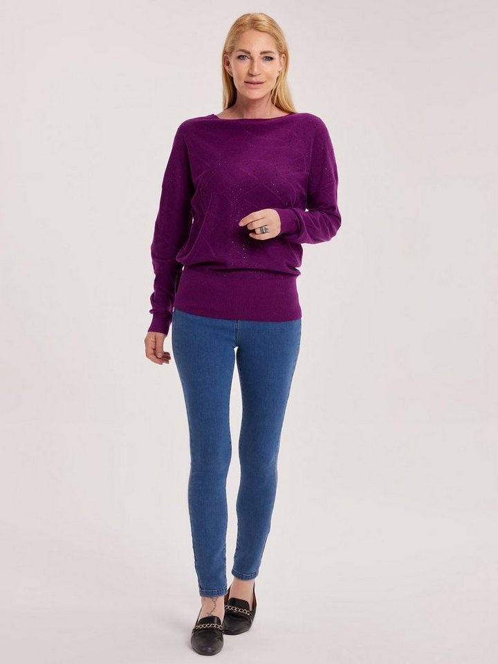 Sarah Kern Strickpullover Sweater figurumspielend mit Ziersteinen verziert von Sarah Kern