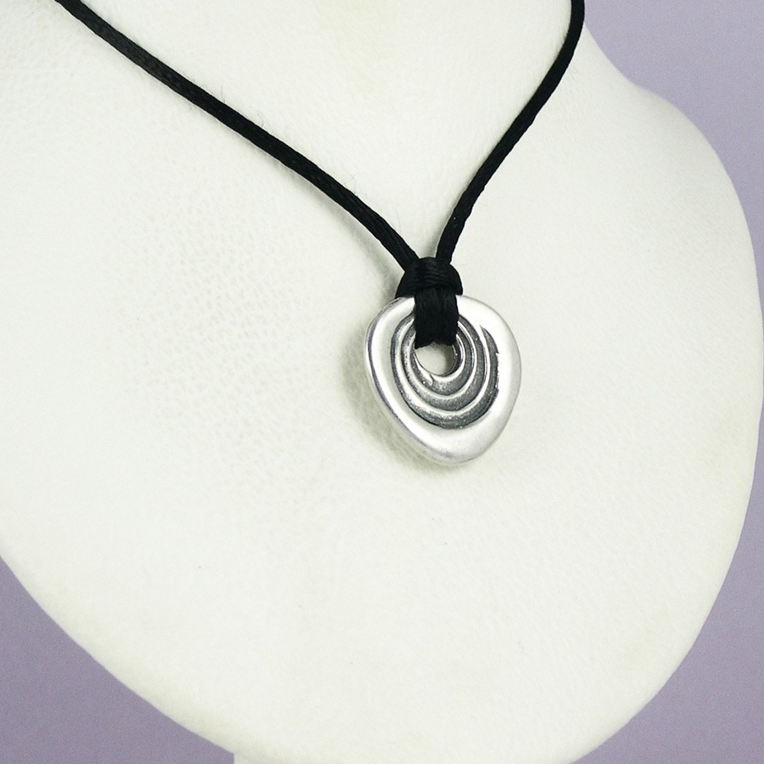 Spiralförmiger Anhänger Nach Innen Spiralförmiger Anhänger Nach Innen von OUTmall
