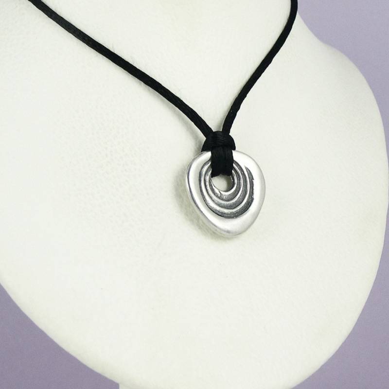 Spiralförmiger Anhänger Nach Innen Spiralförmiger Anhänger Nach Innen von OUTmall