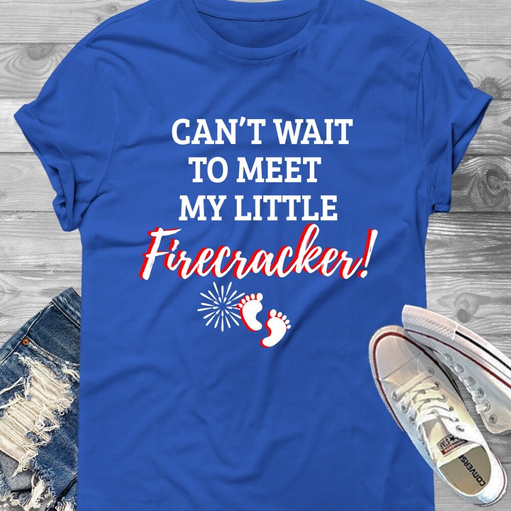 Ich Kann Es Kaum Erwarten, Meinen Kleinen Kracher Zu Treffen Jersey T-Shirt - Fourth Of India Schwangerschaft Shirt, Unabhängigkeitstag von OUToftheBOXGiftShop