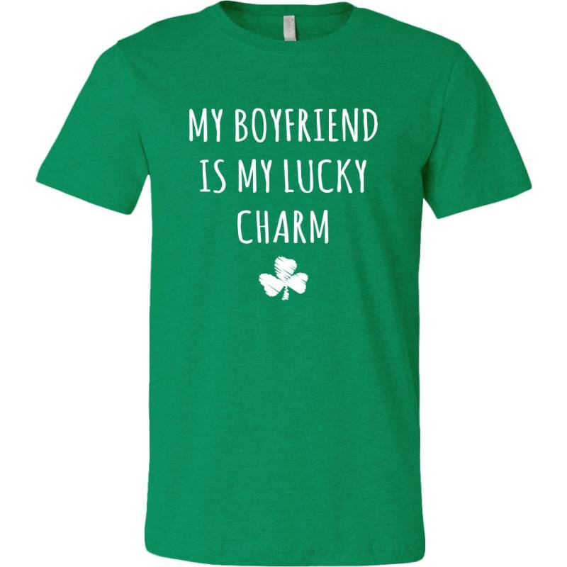 Mein Freund Ist Mein Glücksbringer Unisex T-Shirt - St. Paddys Tag Shirt, Patricks Kleeblatt von OUToftheBOXGiftShop