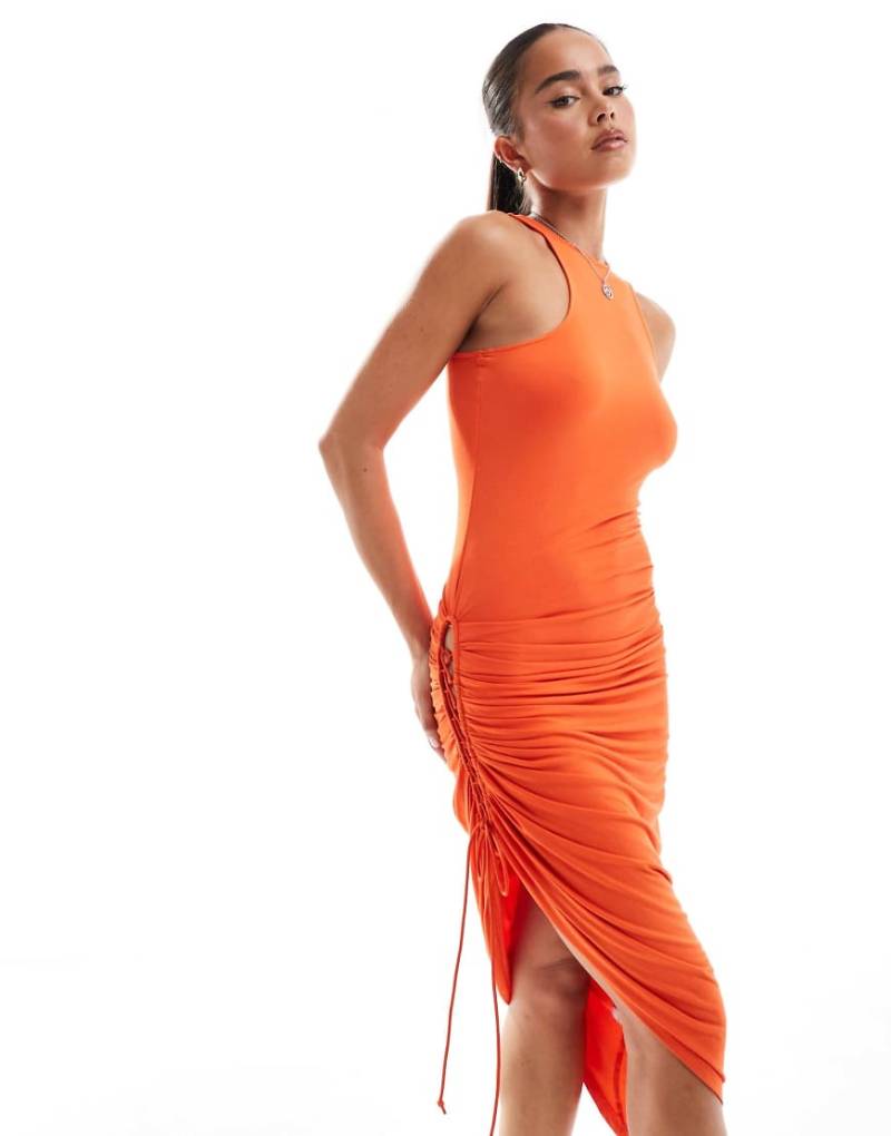 OW Collection - Gerafftes Neckholder-Kleid in Orange-Rot von OW Collection