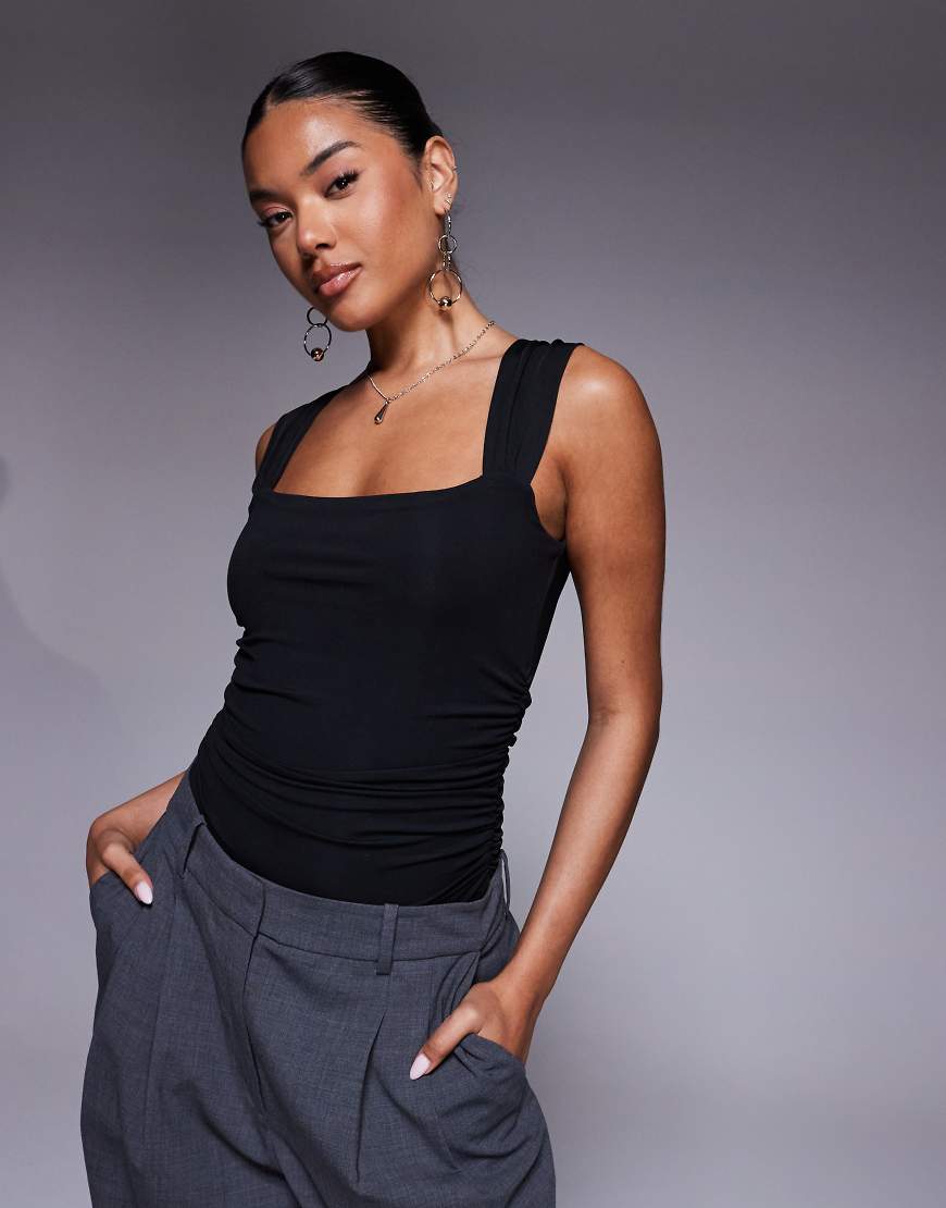 OW Collection - Zoey - Oberteil in Schwarz von OW Collection