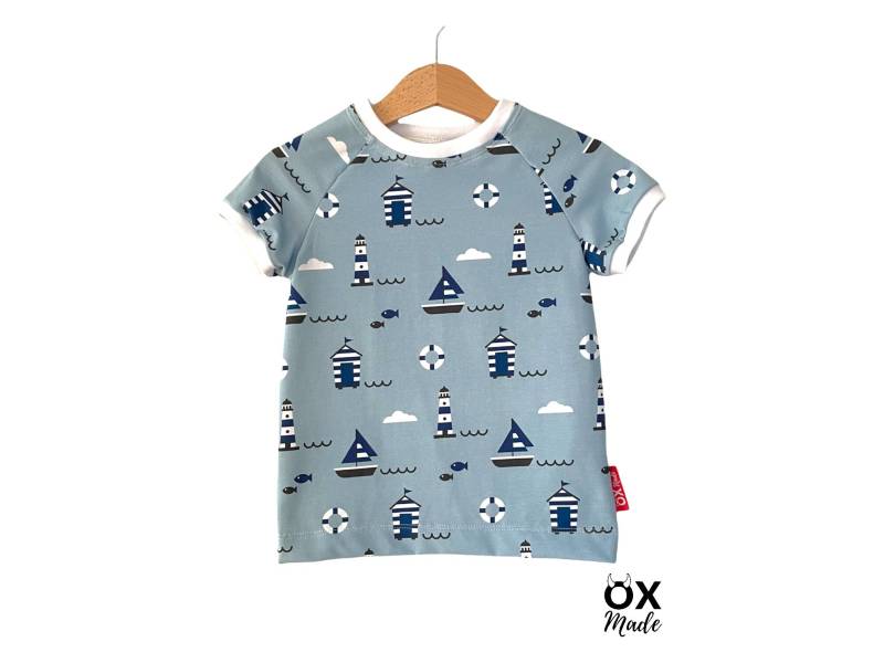 T-Shirt "Tag Am Meer" Strand Boot Schiff Leuchtturm Maritim Hellblau - Größe 56-164 By Oxmade von OXmade