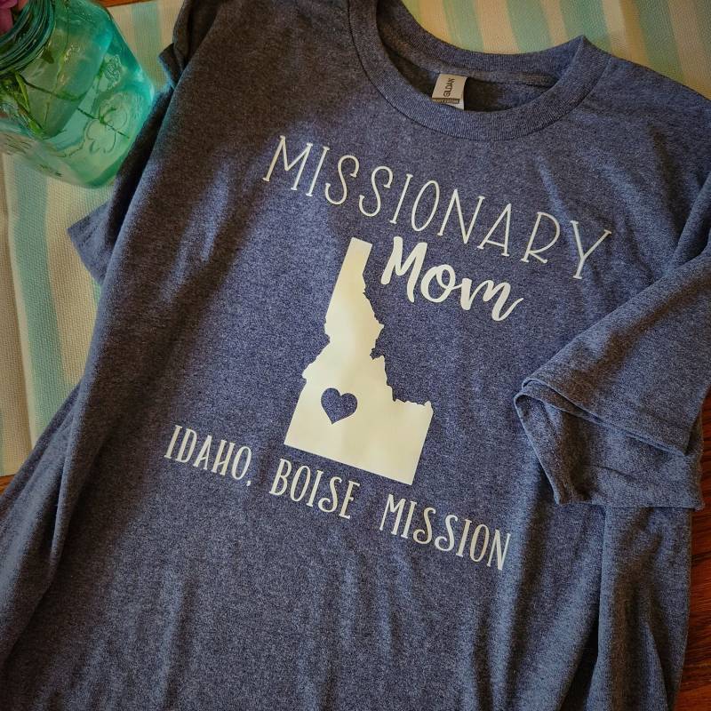 Missionary Mom T-Shirt-Jedes Land Oder Zustand Missionary Mom T-Shirt-Jedes Land Oder Zustand von OakGroveCrafts