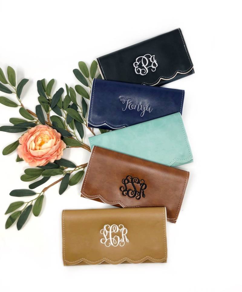 Monogrammierte Ausgebogte Brieftasche, Monogramm-Geldbörse, Monogrammgeschenke von OakandBlossom