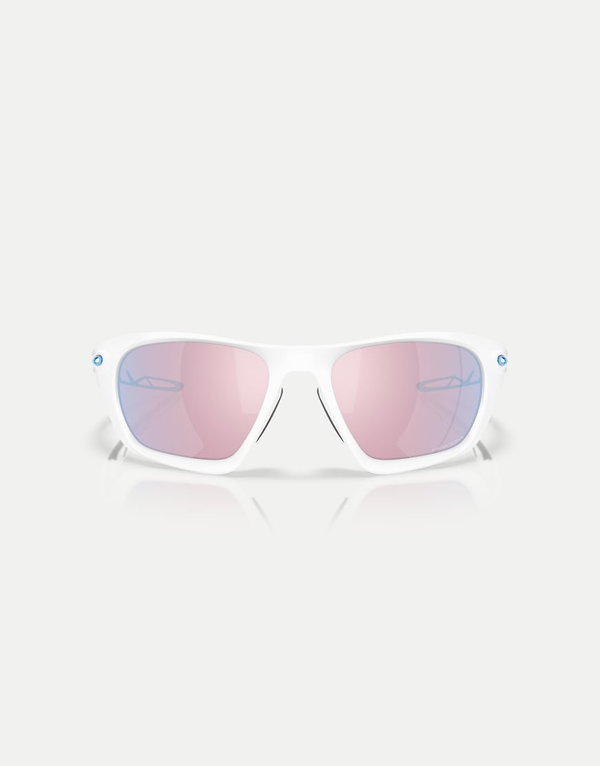 Oakley - Lateralis - Rechteckige Sonnenbrille in Mattweiß mit blau verspiegelten Gläsern von Oakley