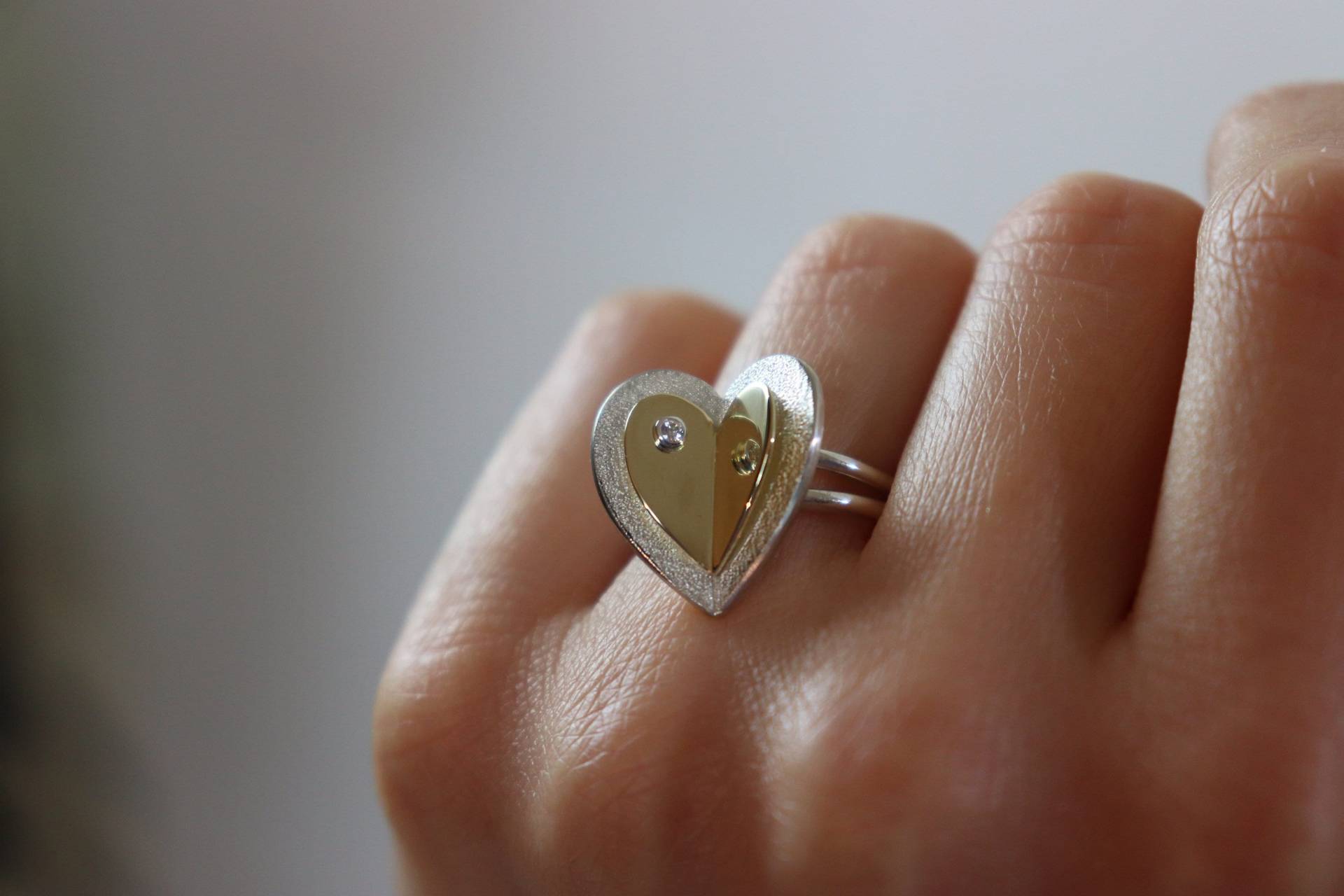 Herz Ring Mit Diamant, Minimalist Silber Und Gold Ring, Verlobungsring, Doppel Schmuck, Weihnachtsgeschenk von OathjewelsCreations