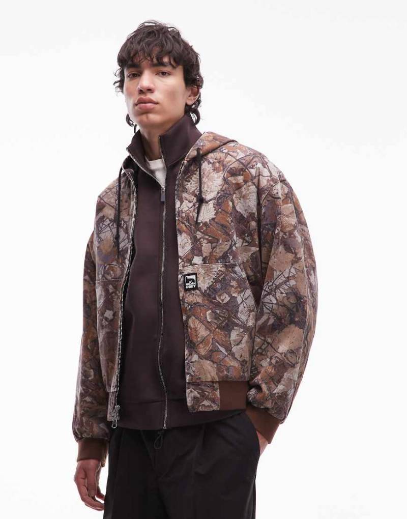 Obey - Glen - Bomberjacke mit braunem Military-Muster und Reißverschluss, Kombiteil-Brown von Obey