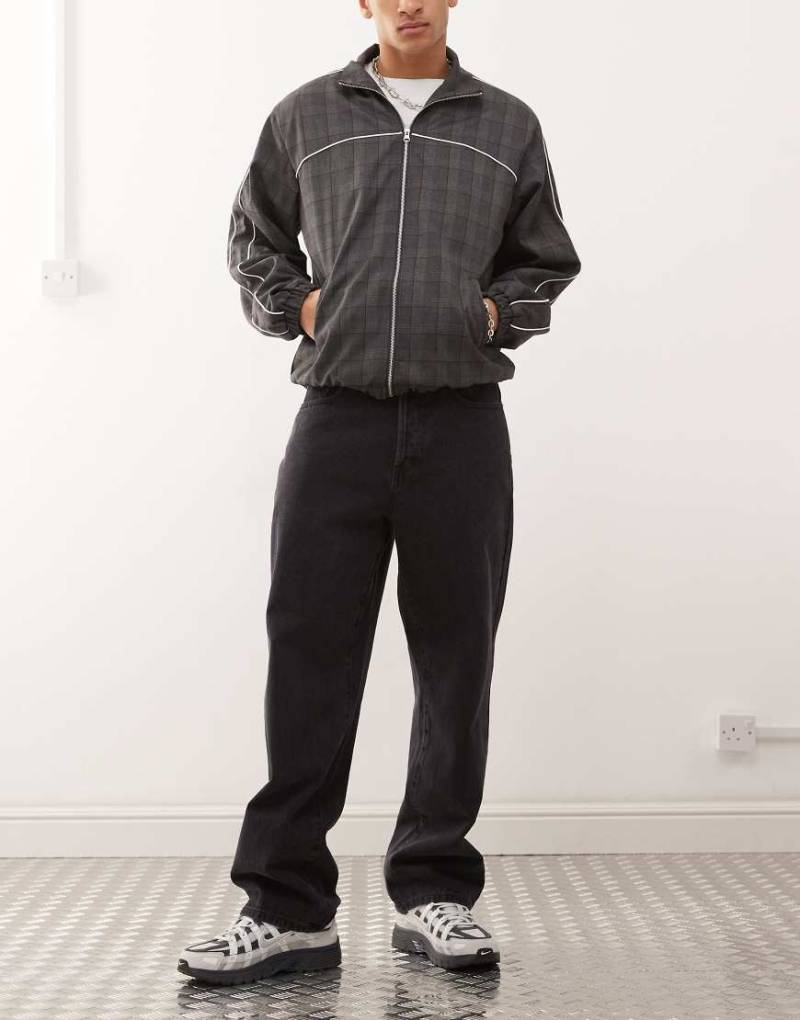 Obey - Klassische weite Jeans in verblasstem Schwarz von Obey