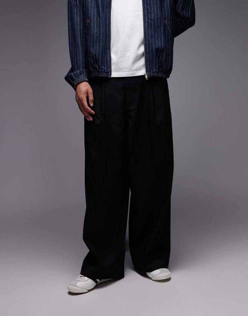 Obey Oliver - Bundfaltenhose aus Twill in Schwarz mit geradem Beinschnitt von Obey