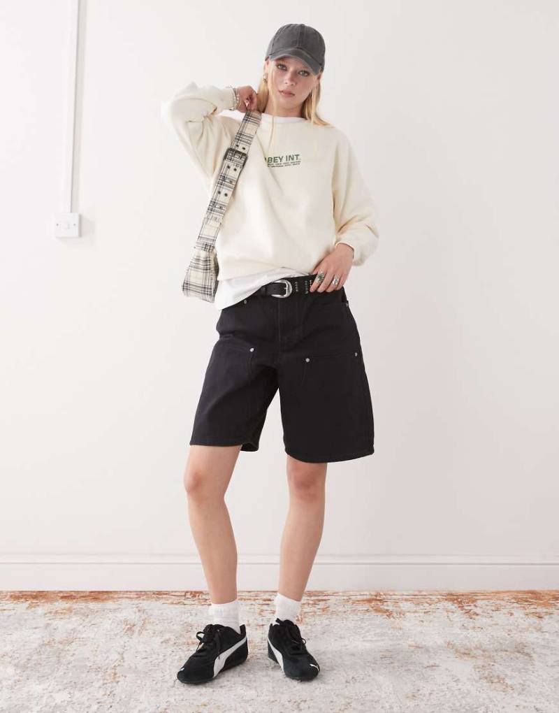 Obey - Shift - Jeans-Jorts in verwaschenem, ausgeblichenem Schwarz mit Bahnendesign von Obey