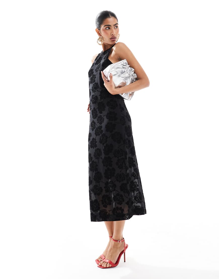 Object - Ärmelloses Maxikleid in Schwarz mit Blumenmuster Object - Ärmelloses Maxikleid in Schwarz mit Blumenmuster von Object