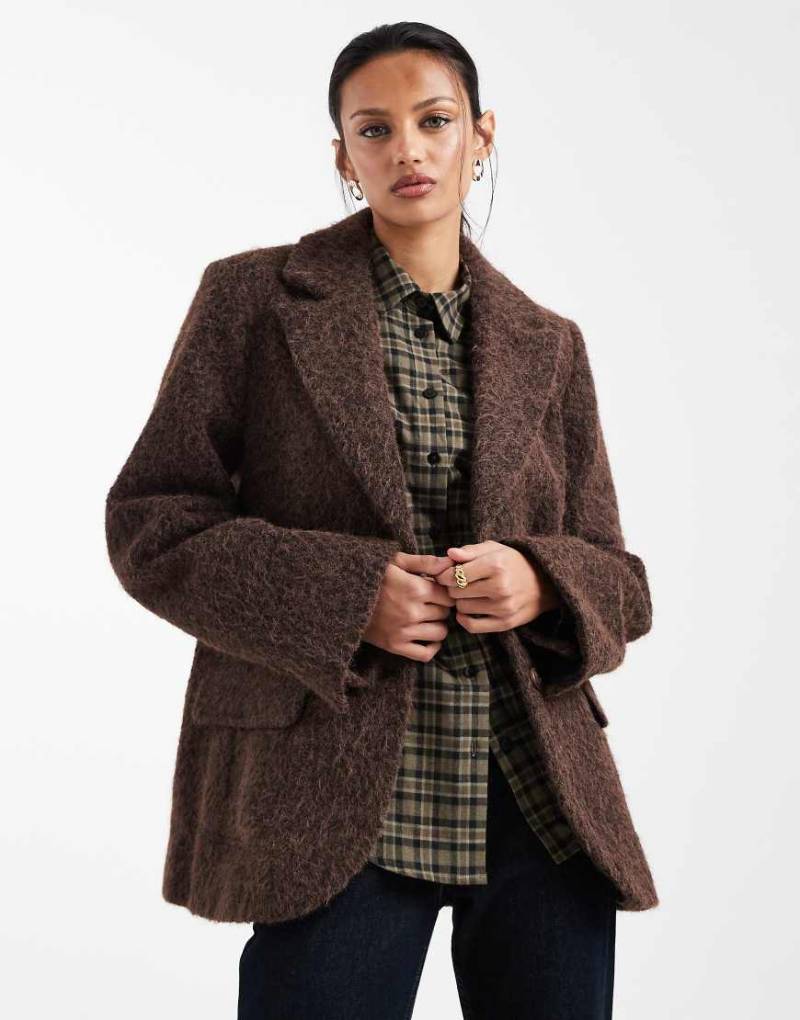 Object - Bequeme, strukturierte Oversize-Jacke im Blazer-Stil in Dunkelbraun-Brown von Object