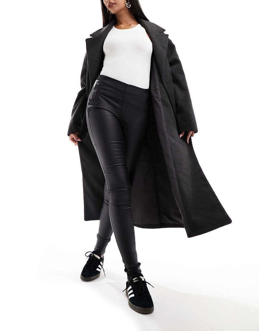 Object - Beschichtete Leggings in Schwarz von Object