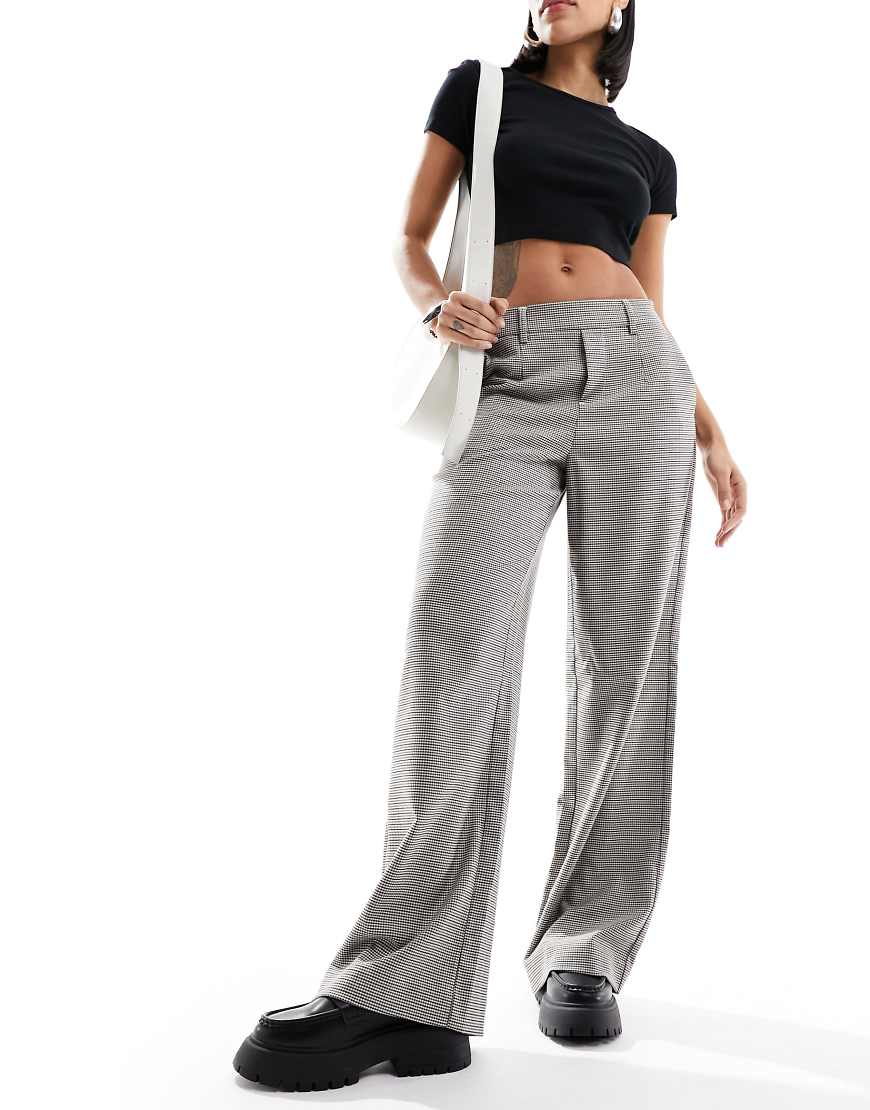 Object - Elegante, karierte Hose in Neutral mit weitem Schnitt Object - Elegante, karierte Hose in Neutral mit weitem Schnitt von Object