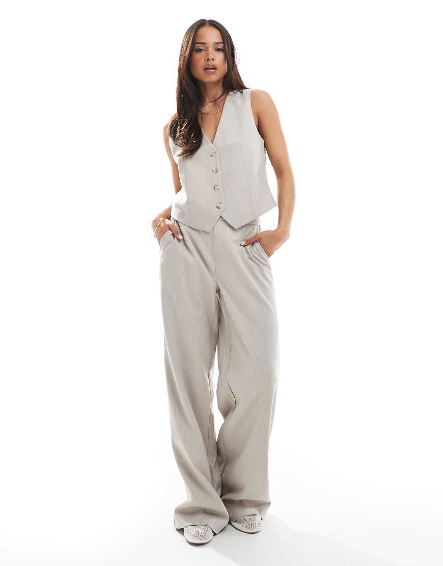Object - Elegante Hose in Hellgrau mit Nadelstreifen und weitem Bein, Kombiteil-Weiß Object - Elegante Hose in Hellgrau mit Nadelstreifen und weitem Bein, Kombiteil-Weiß von Object