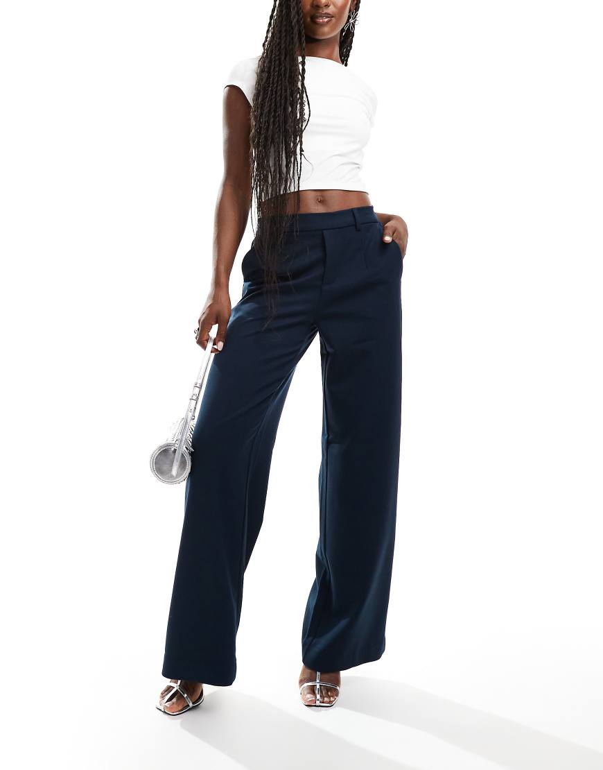 Object - Elegante Hose in Marineblau mit weitem Bein Object - Elegante Hose in Marineblau mit weitem Bein von Object
