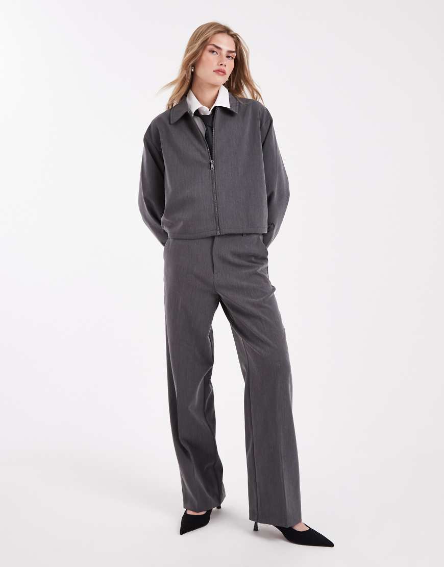 Object - Elegante Hose in meliertem Grau mit weitem Bein, Kombiteil Object - Elegante Hose in meliertem Grau mit weitem Bein, Kombiteil von Object