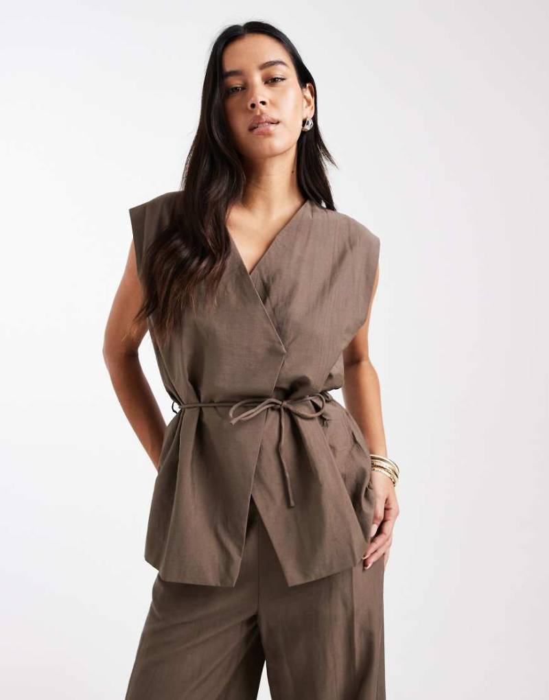 Object - Elegante Weste in Morchelbraun mit Bindedetail an der Taille, Kombiteil-Brown von Object