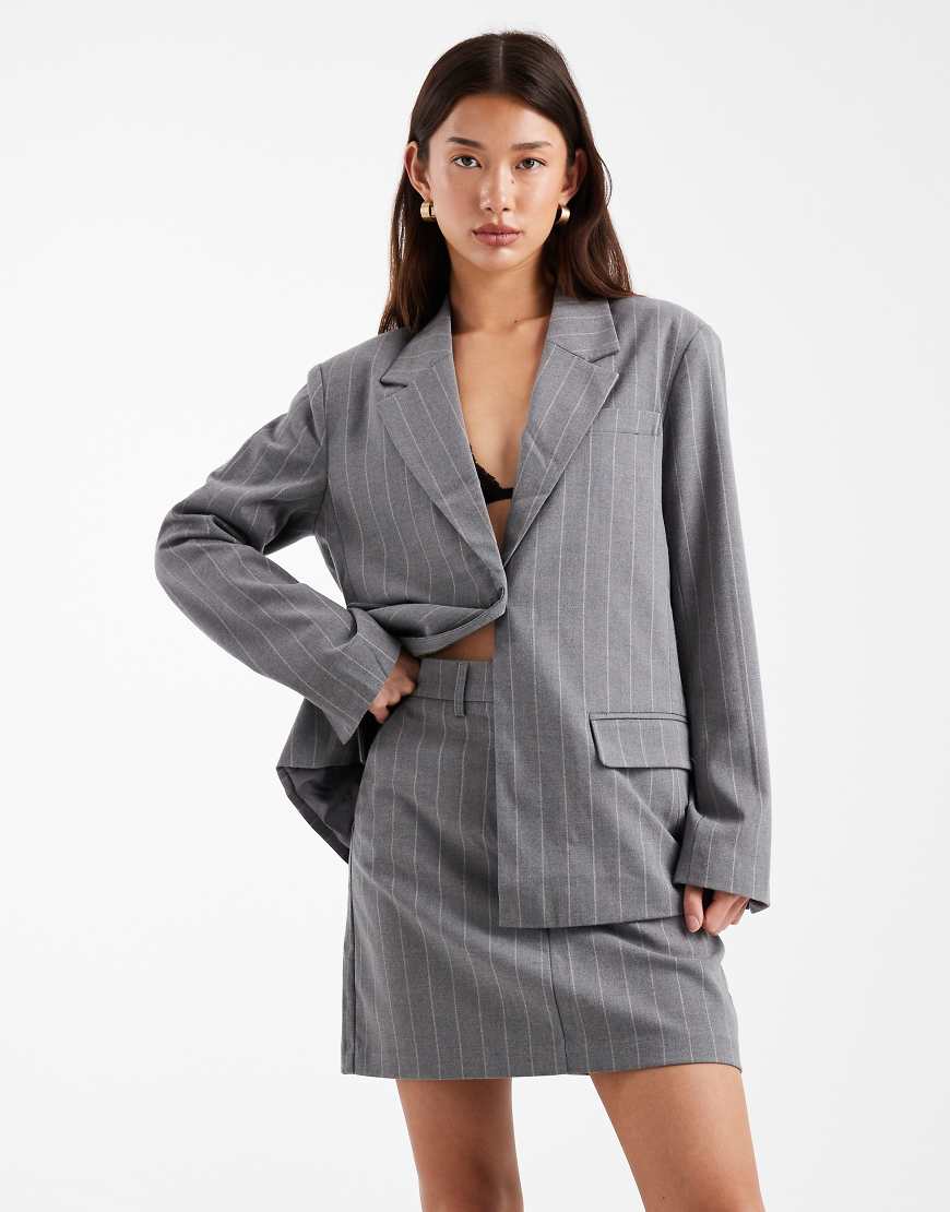 Object - Eleganter, elastischer Minirock in Grau mit Nadelstreifen, Kombiteil von Object