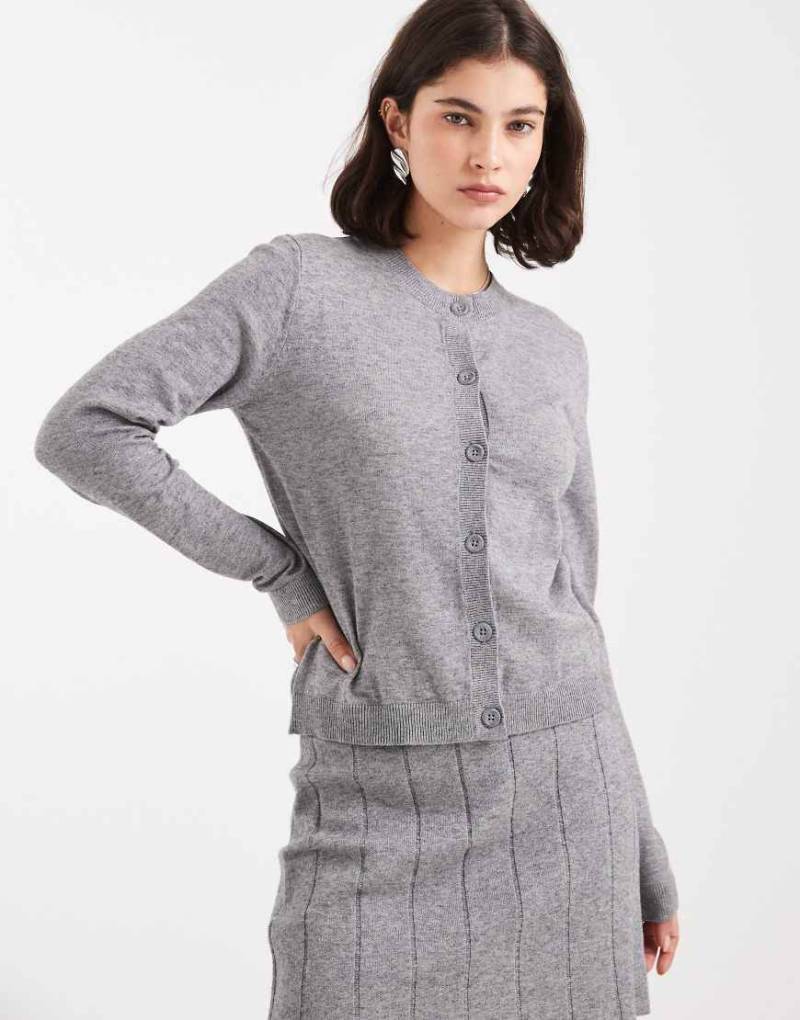 Object - Feinmaschige Strickjacke in meliertem Grau, Kombiteil von Object
