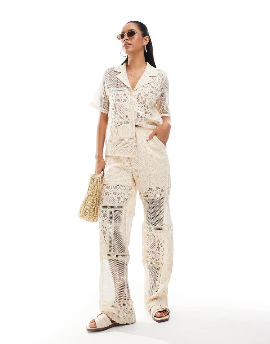 Object - Gehäkelte Hose in Creme mit Aufnähern, Kombiteil-Weiß Object - Gehäkelte Hose in Creme mit Aufnähern, Kombiteil-Weiß von Object