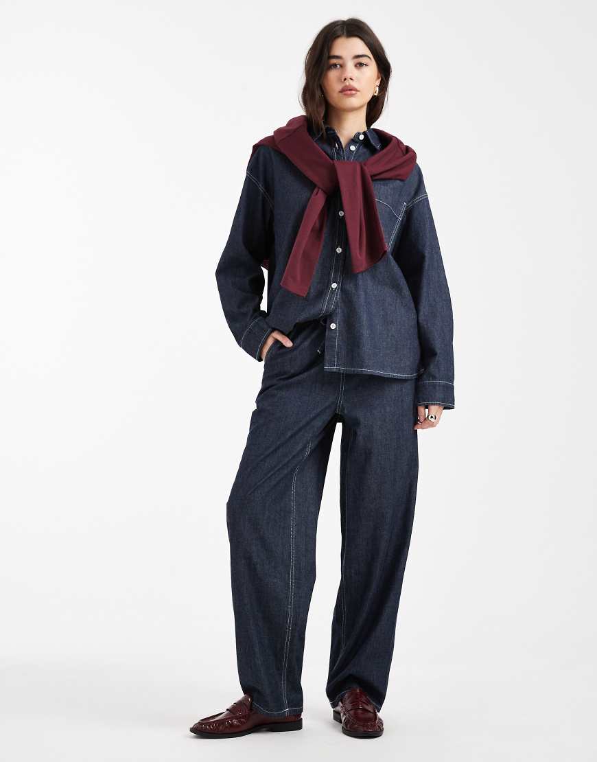 Object - Gina - Barrel-Leg-Jeans mit Taillenschnürung und Rinse-Waschung, Kombiteil-Marineblau von Object