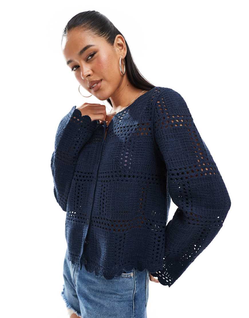 Object - Häkel-Strickjacke in Marineblau-Weiß Object - Häkel-Strickjacke in Marineblau-Weiß von Object