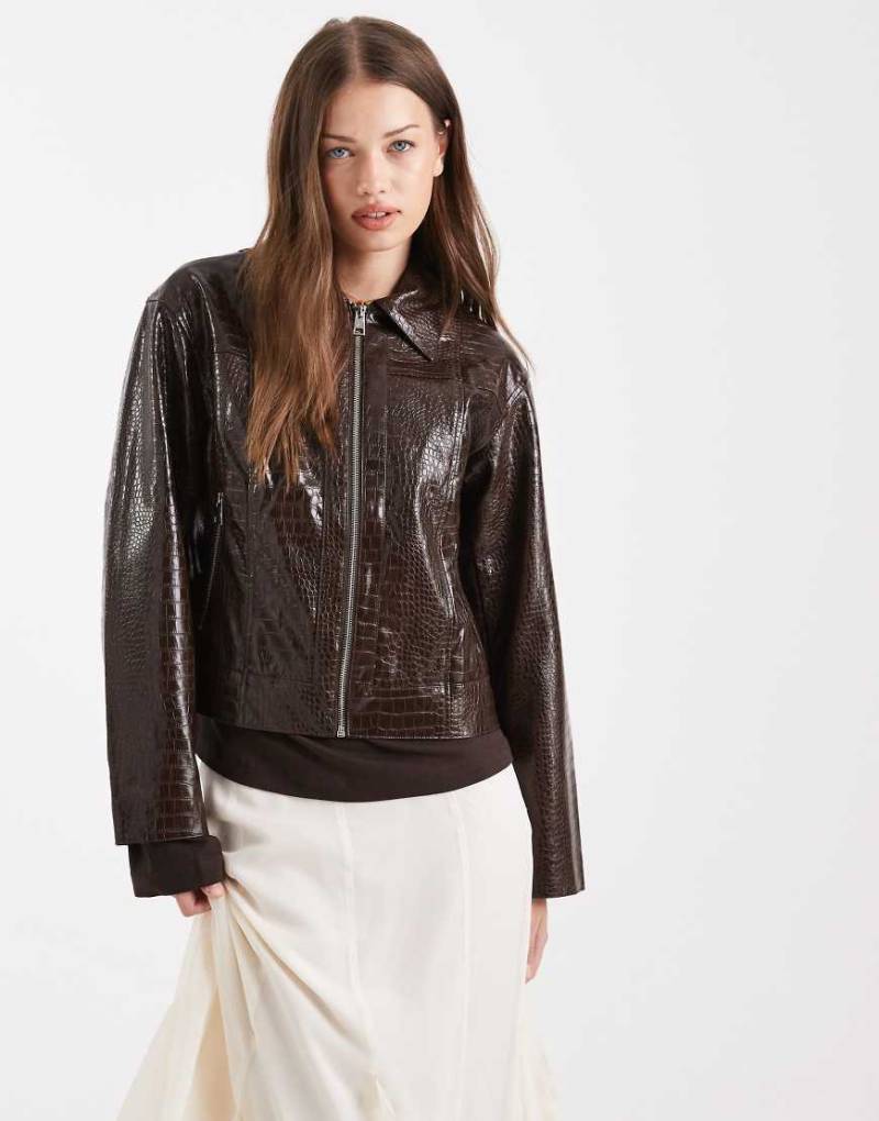 Object - Hochwertige Cropped-Jacke aus Kroko-Lederimitat in Schokobraun-Brown von Object