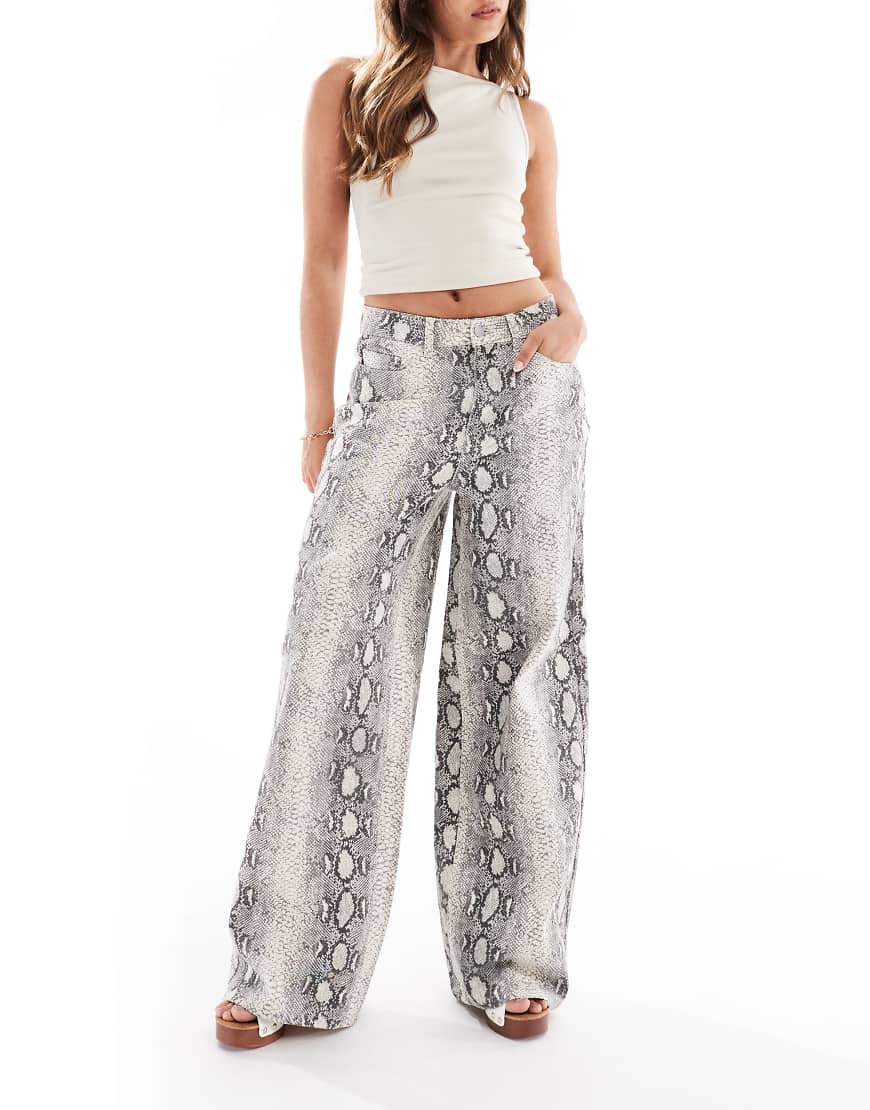 Object - Jeans mit Schlangenmuster in neutralen Farben und weitem Bein Object - Jeans mit Schlangenmuster in neutralen Farben und weitem Bein von Object