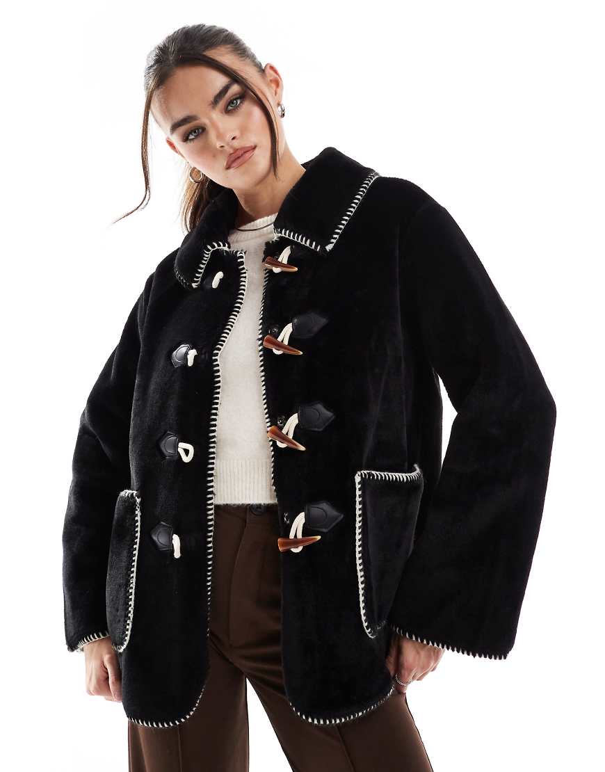 Object - Kunstpelz-Jacke in Schwarz mit Knebelverschluss Object - Kunstpelz-Jacke in Schwarz mit Knebelverschluss von Object