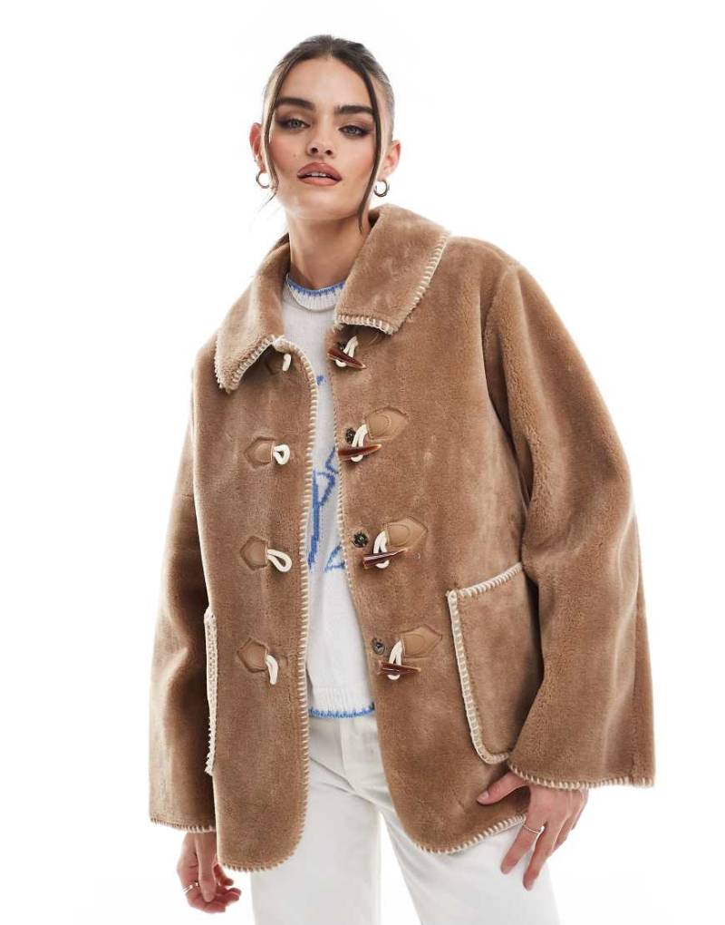Object - Kunstpelz-Jacke in Tabakbraun mit Knebelverschluss von Object