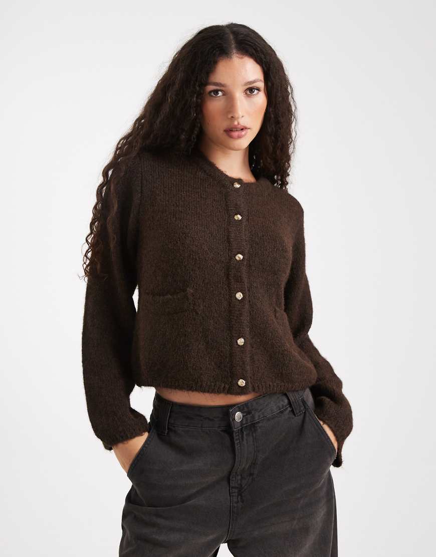 Object - Lockere Strickjacke in Schokobraun mit goldfarbenen Knöpfen-Brown von Object