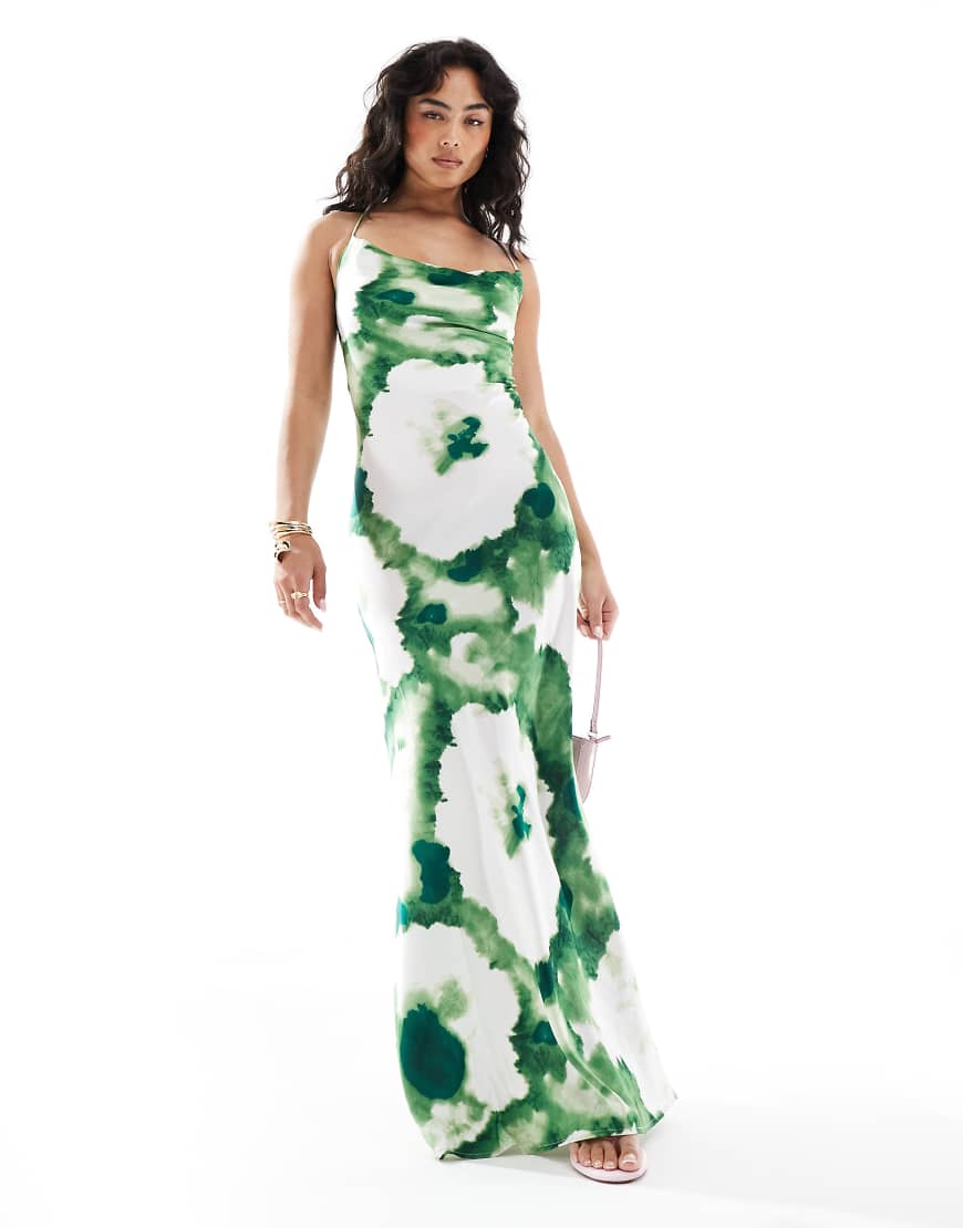 Object - Maxi-Trägerkleid aus Satin mit abstraktem Blumenmuster in Grün und tiefem, überkreuztem Rückenausschnitt Object - Maxi-Trägerkleid aus Satin mit abstraktem Blumenmuster in Grün und tiefem, überkreuztem Rückenausschnitt von Object
