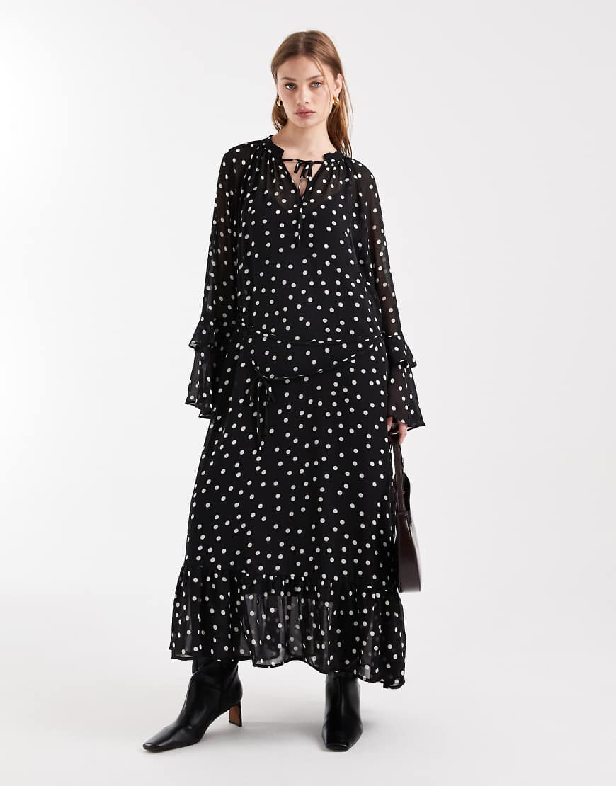 Object - Maxikleid im Boho-Stil mit Polka-Dot-Muster in Schwarz und Weiß mit Rüschen von Object