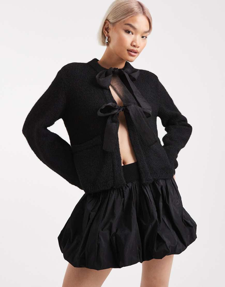 Object - Oversize-Strickjacke in Schwarz mit Schleifen aus Satin von Object